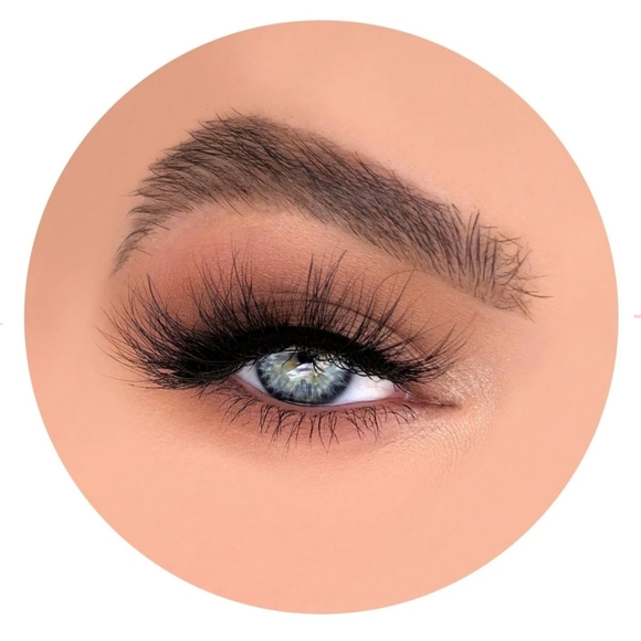 LAVAA Los Angeles Flirty Lash Set 3D Mink Lashes up to 30 wears per pair NWT - Picture 2 of 4